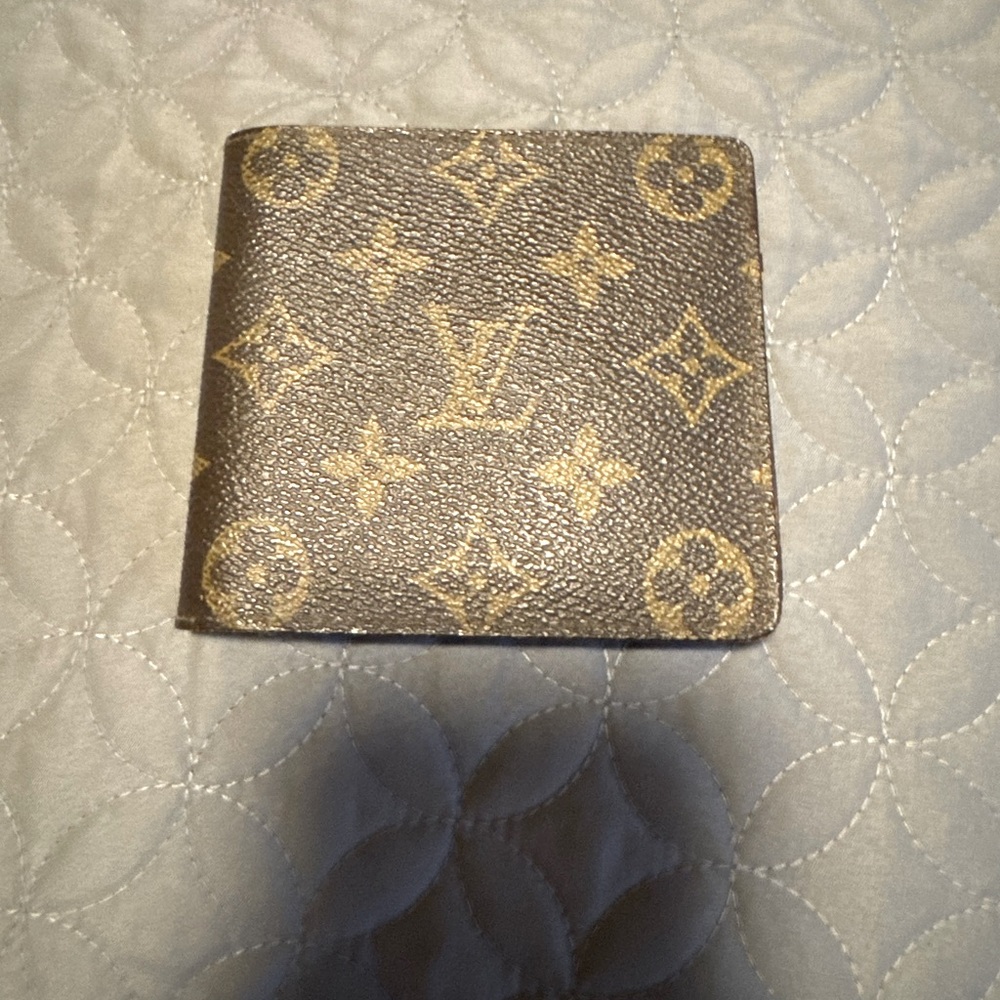 COPY - Louis Vuitton monogram bifold